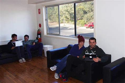 explorers backpacker hostel griffith